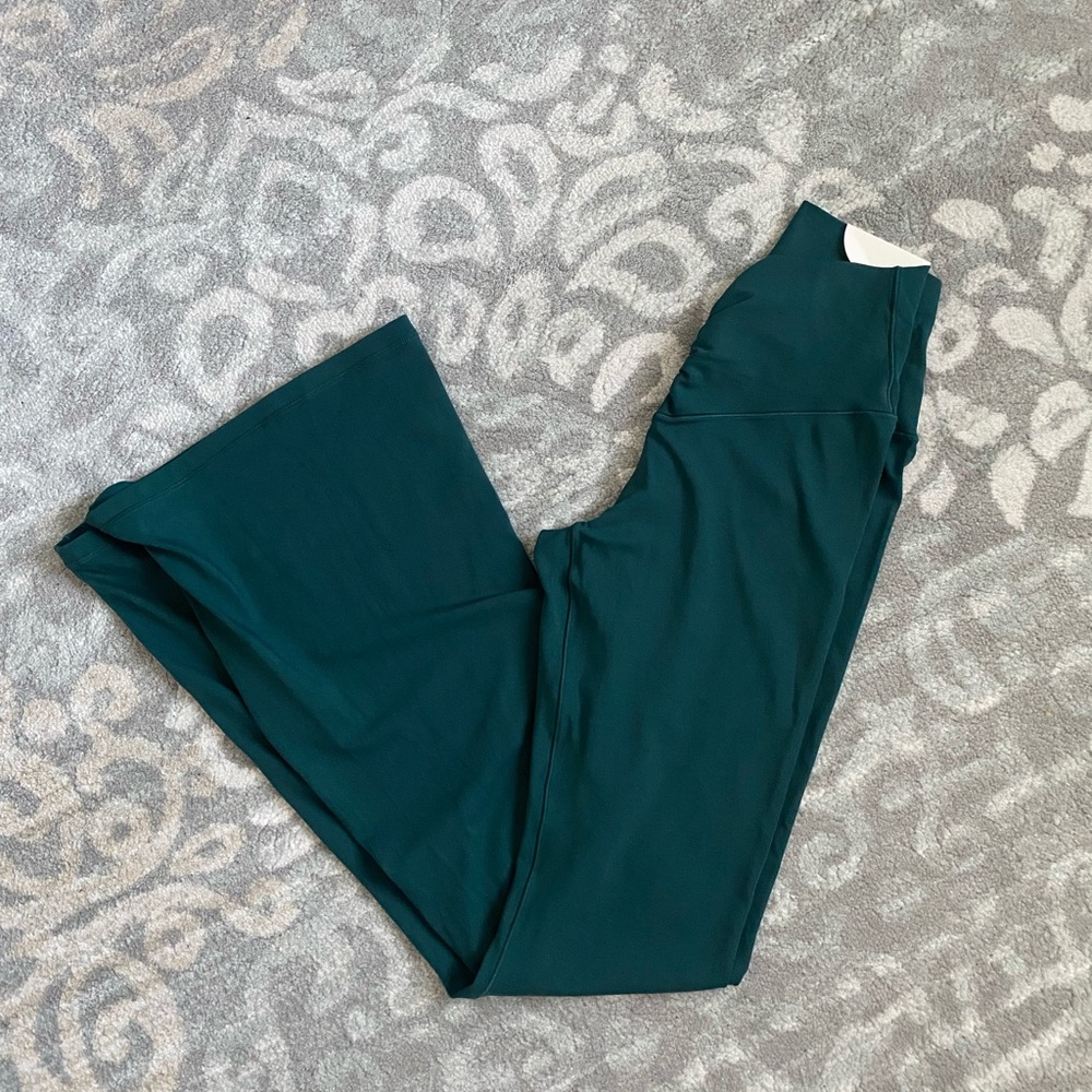 AERIE REAL ME FLARE MEDIUM NWT